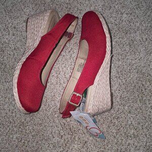 Baretraps Women's Red Espadrilles